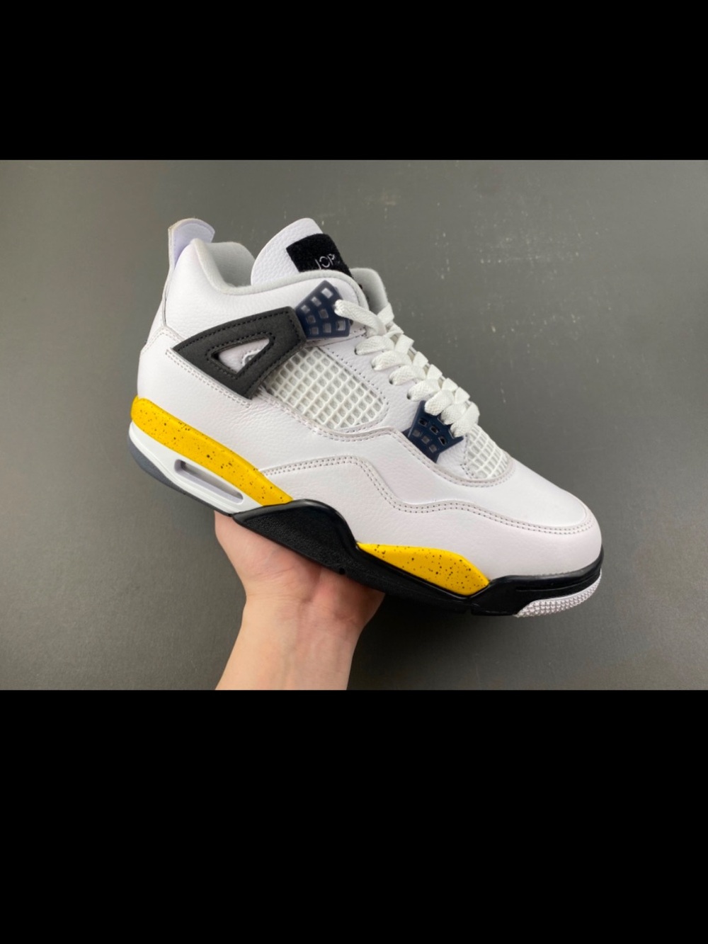 Nike White and Yellow Men's Retro Basketball Sneakers